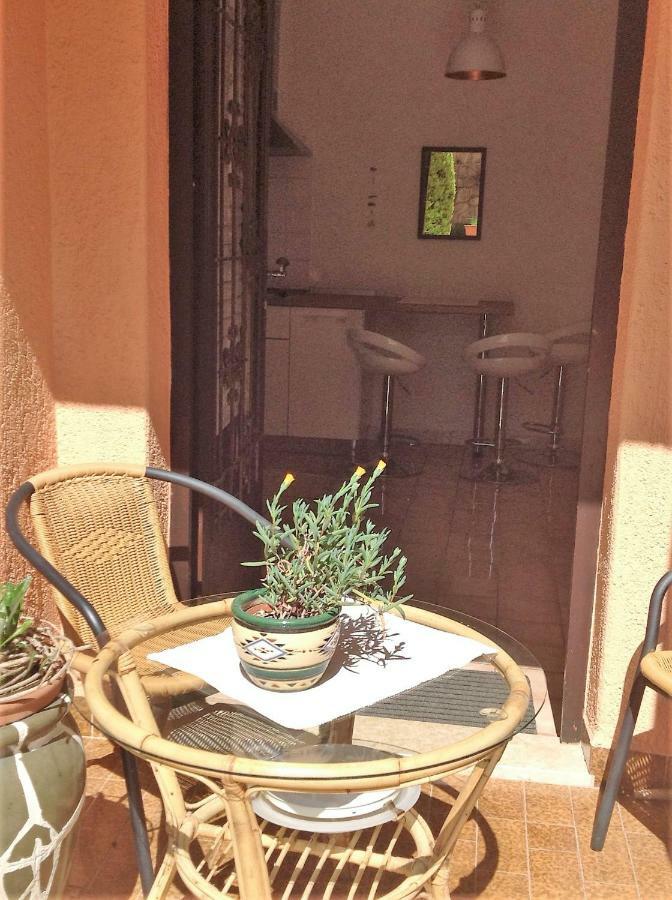Ute Apartment